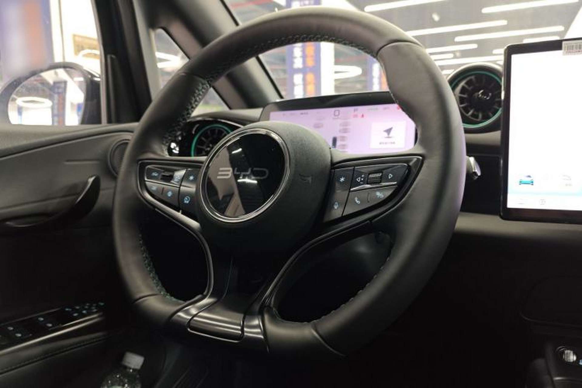 Used BYD Dolphin 2025 Smart Drive Version 420 km Freedom Edition Interior 5