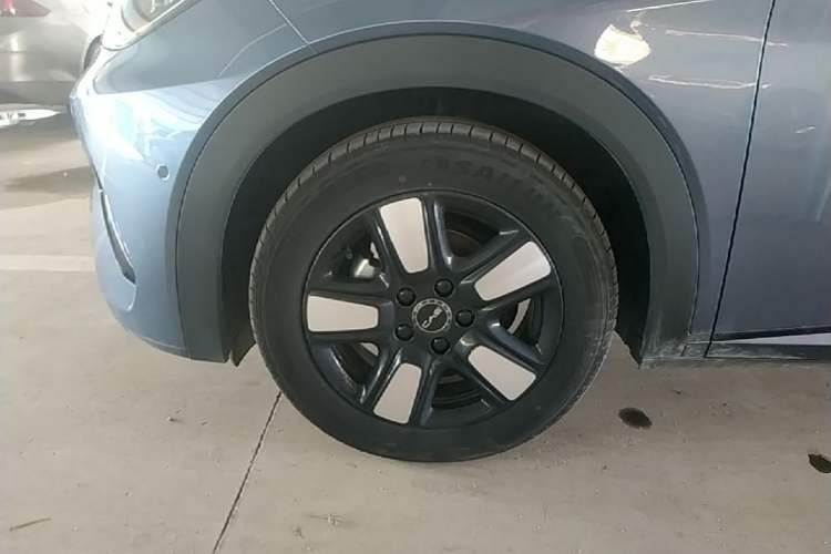 Used BYD Dolphin 2025 Intelligent Driving Version 410 km Fashion Edition Left Front Wheel Hub