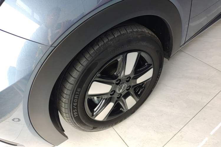 Used BYD Dolphin 2025 Intelligent Driving Version 410 km Fashion Edition Left Front Wheel Hub