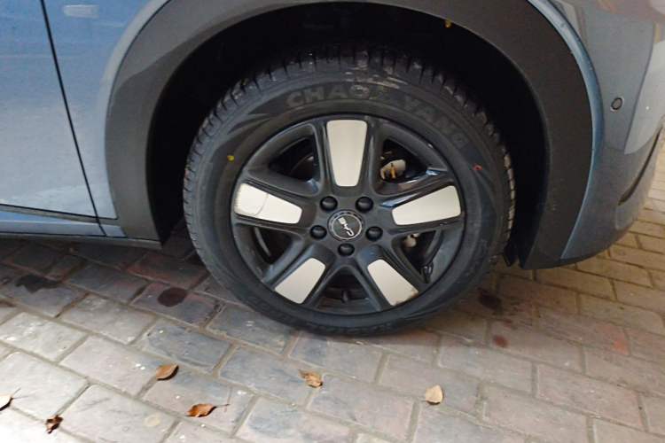 Used BYD Dolphin 2025 Intelligent Driving Version 410 km Fashion Edition Right Front Wheel Hub
