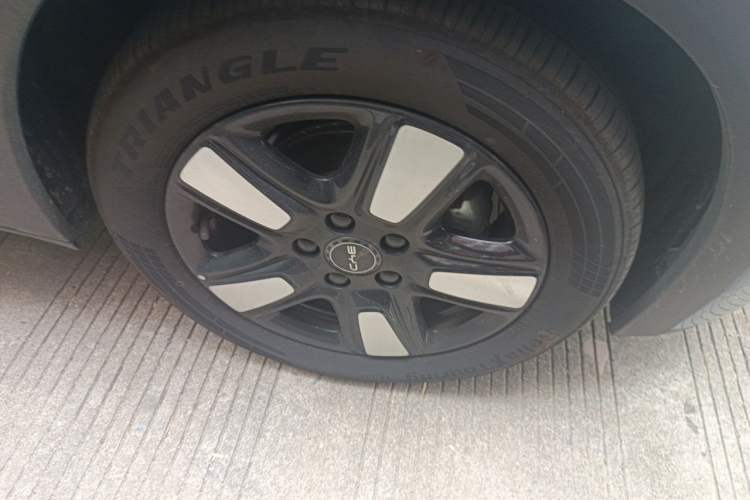 Used BYD Dolphin 2025 Intelligent Driving Version 410 km Fashion Edition Right Front Wheel Hub
