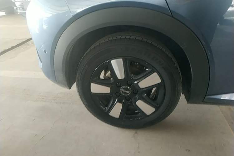Used BYD Dolphin 2025 Intelligent Driving Version 410 km Fashion Edition Right Rear Wheel Hub
