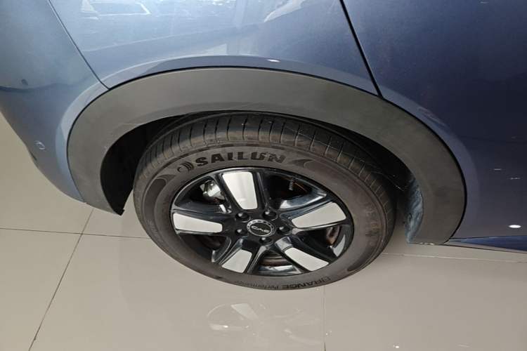 Used BYD Dolphin 2025 Intelligent Driving Version 410 km Fashion Edition Right Rear Wheel Hub