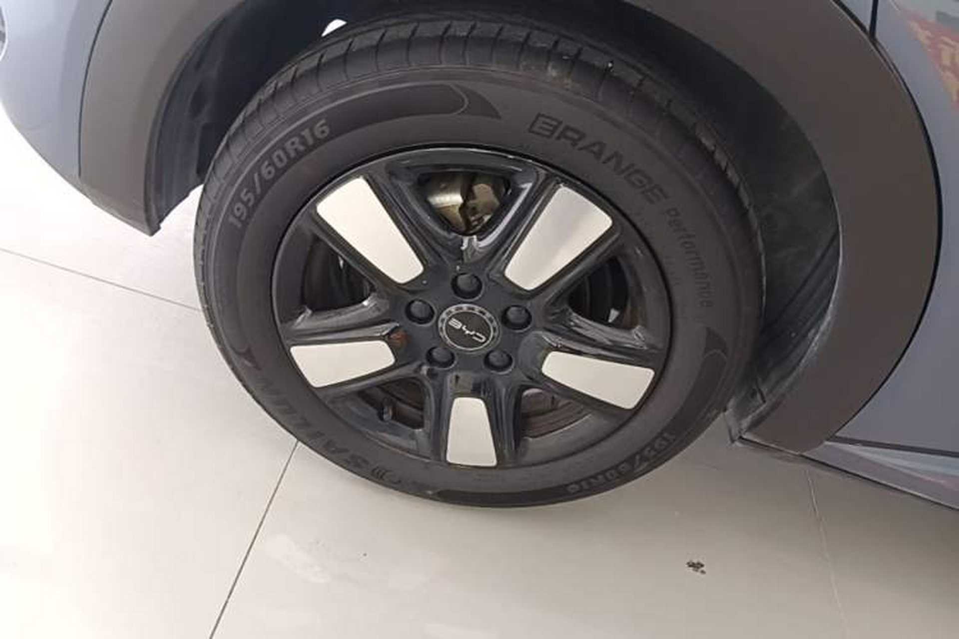 Used BYD Dolphin 2025 Intelligent Driving Version 410 km Fashion Edition Right Rear Wheel Hub