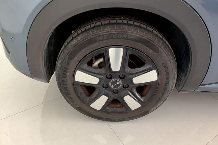 Used BYD Dolphin 2025 Intelligent Driving Version 410 km Fashion Edition Right Rear Wheel Hub