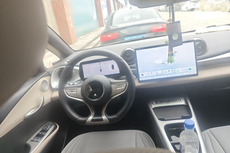 Used BYD Dolphin 2025 Smart Drive Version 420 km Freedom Edition Steering Wheel
