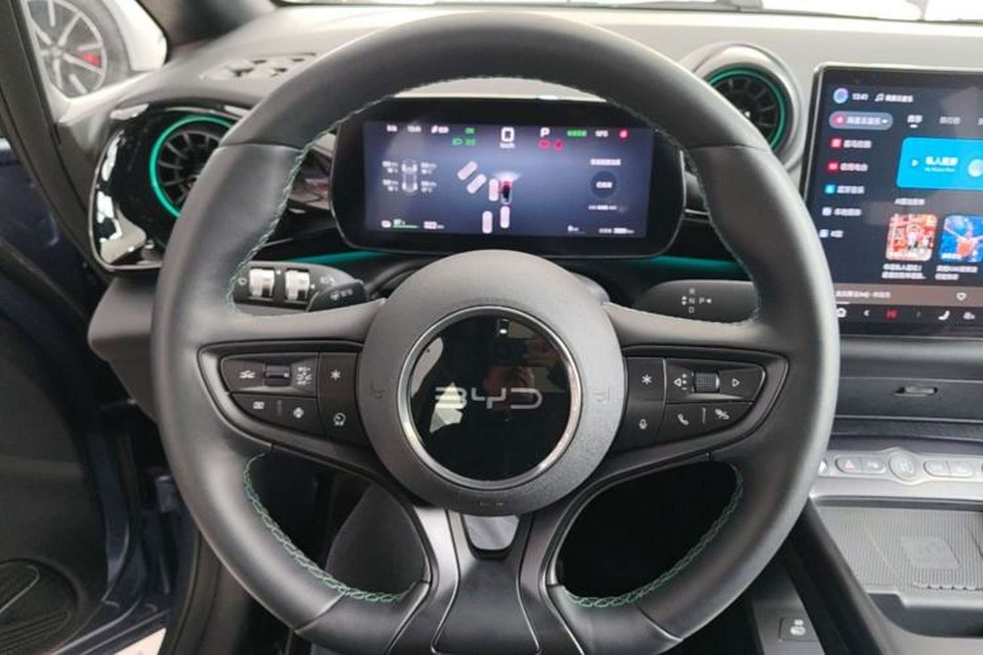 Used BYD Dolphin 2025 Intelligent Driving Version 410 km Fashion Edition Steering Wheel