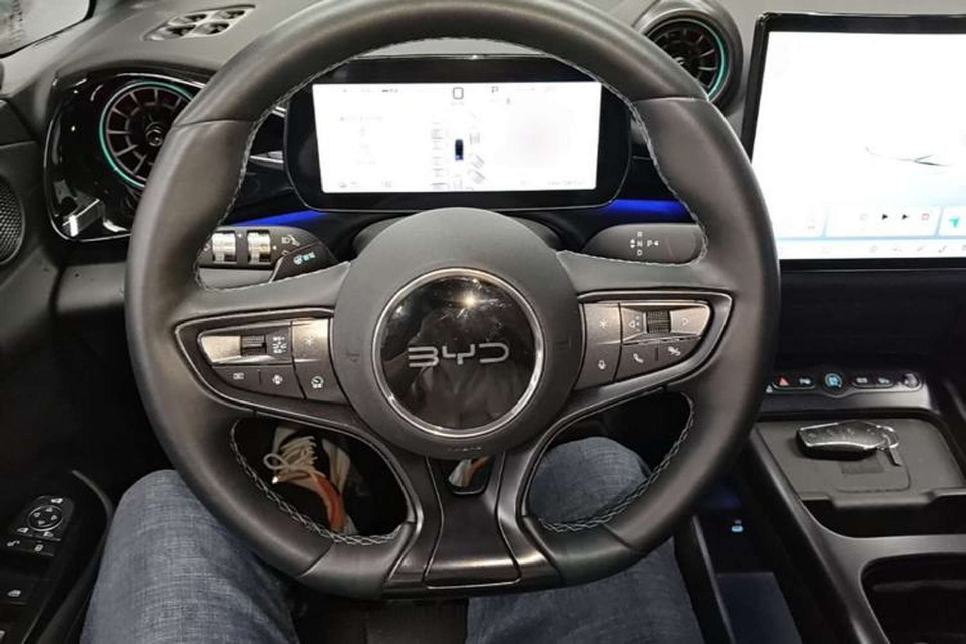Used BYD Dolphin 2025 Intelligent Driving Version 410 km Fashion Edition Steering Wheel
