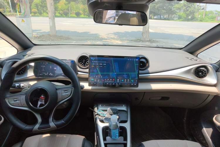 Used BYD Dolphin 2025 Intelligent Driving Version 410 km Fashion Edition Center Console