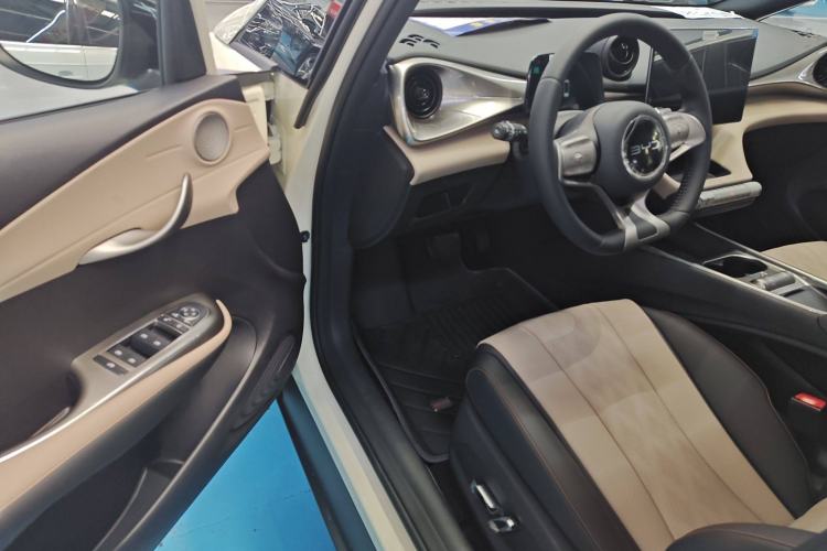 Used BYD Dolphin 2025 420km Free Edition Interior 2