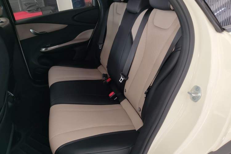 Used BYD Dolphin 2025 Smart Drive Version 420 km Freedom Edition Interior 4