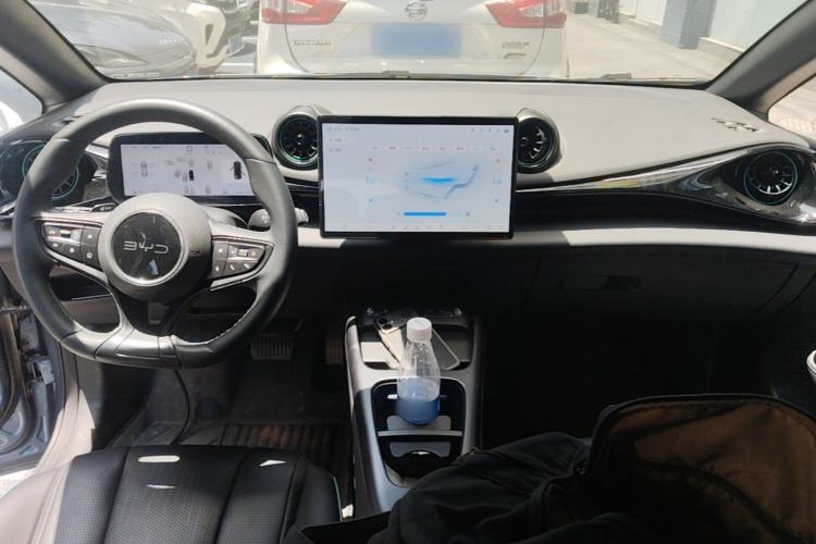 Used BYD Dolphin 2025 Intelligent Driving Version 410 km Fashion Edition Center Console
