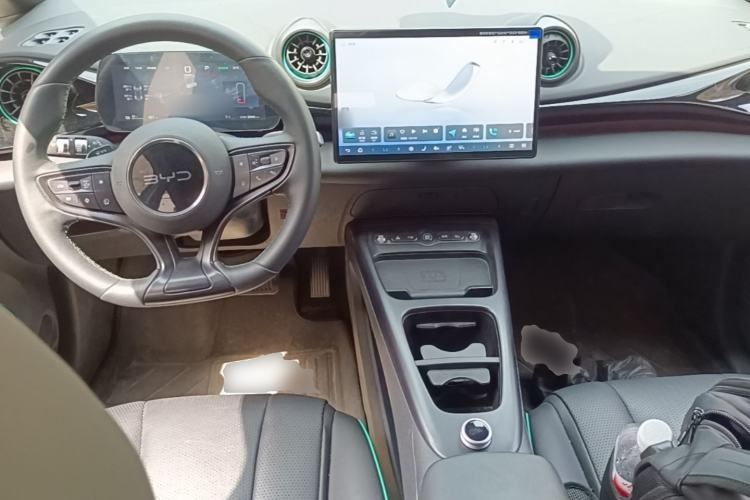 Used BYD Dolphin 2025 Intelligent Driving Version 520km Range Knight Edition Center Console