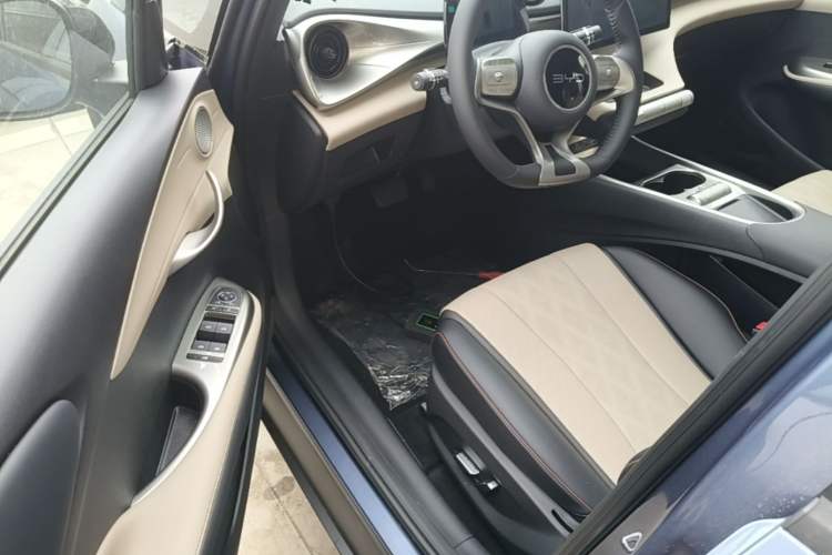 Used BYD Dolphin 2025 420km Free Edition Driver Seat