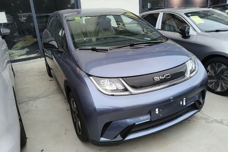 Used BYD Dolphin 2025 420km Free Edition Front Right 45 Deg
