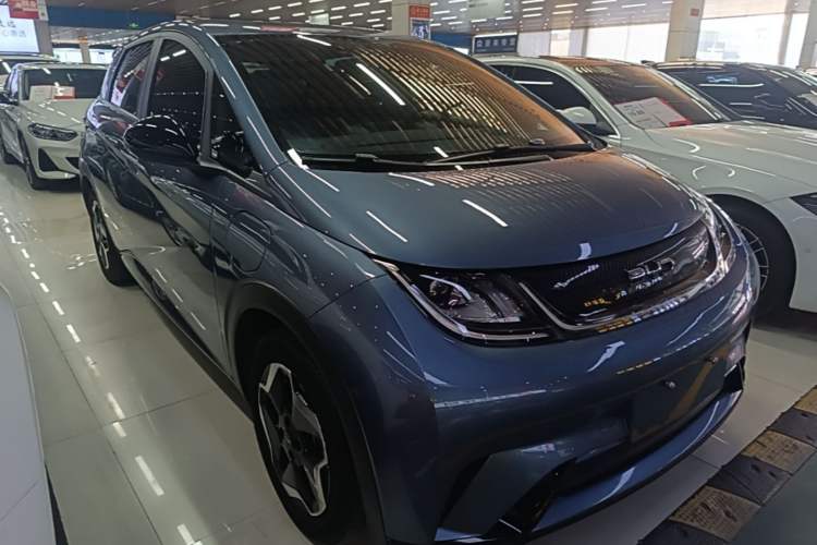 Used BYD Dolphin 2025 420km Active Version Front Right 45 Deg