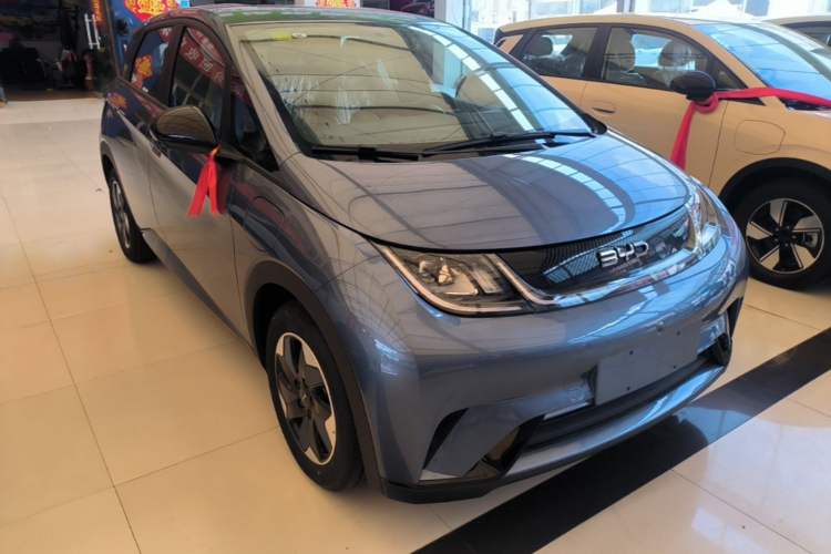 Used BYD Dolphin 2025 420km Free Edition Front Right 45 Deg