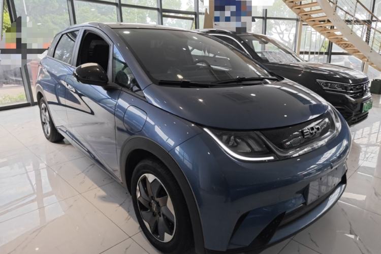 Used BYD Dolphin 2025 420km Fashion Edition Front Right 45 Deg