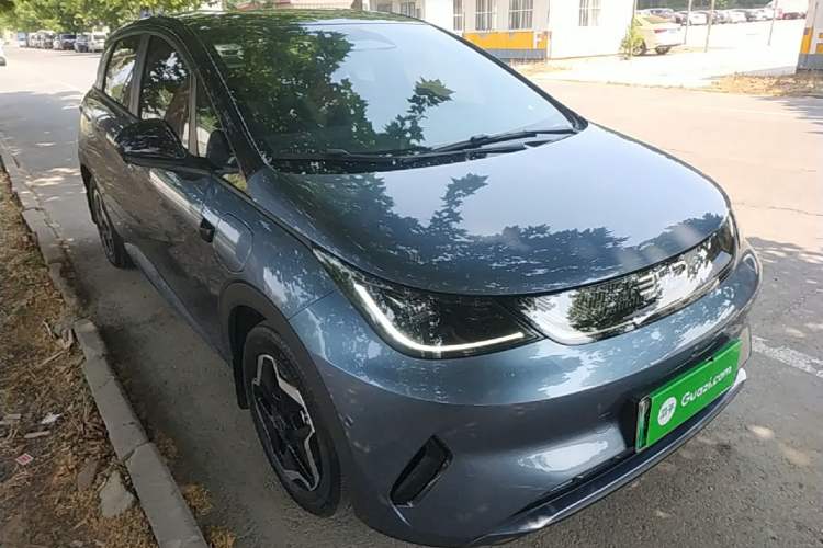 Used BYD Dolphin 2025 Smart Drive Version 420 km Freedom Edition Front Right 45 Deg