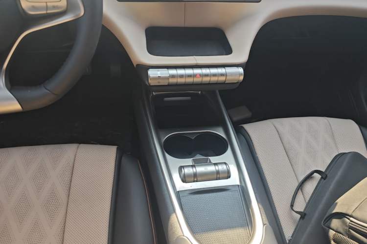 Used BYD Dolphin 2025 420km Free Edition Gear Lever