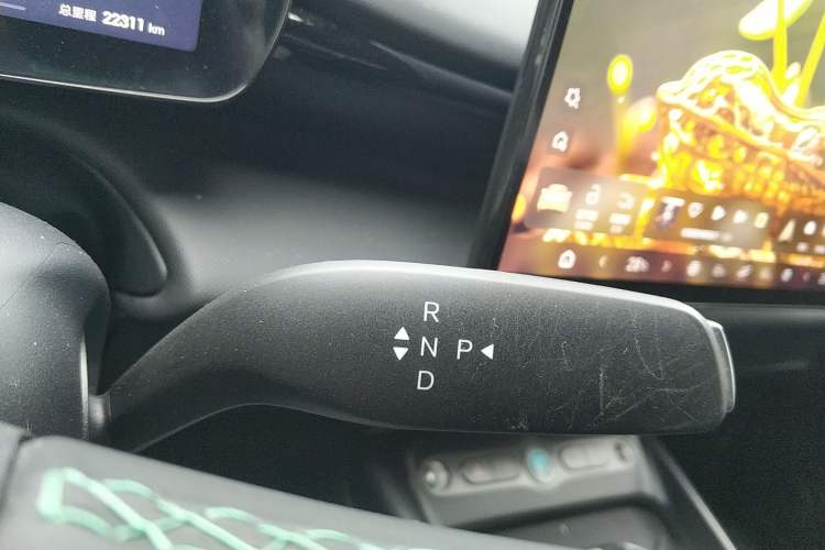 Used BYD Dolphin 2025 Smart Drive Version 420 km Freedom Edition Gear Lever