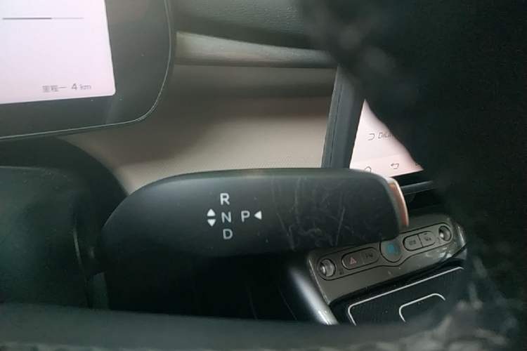 Used BYD Dolphin 2025 Smart Drive Version 420 km Freedom Edition Gear Lever