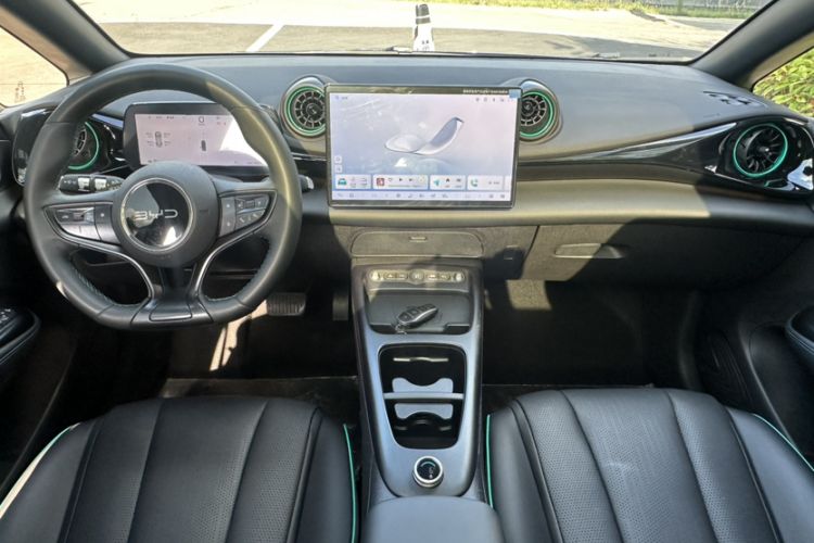 Used BYD Dolphin 2025 Intelligent Driving Version 520km Range Knight Edition Interior 3