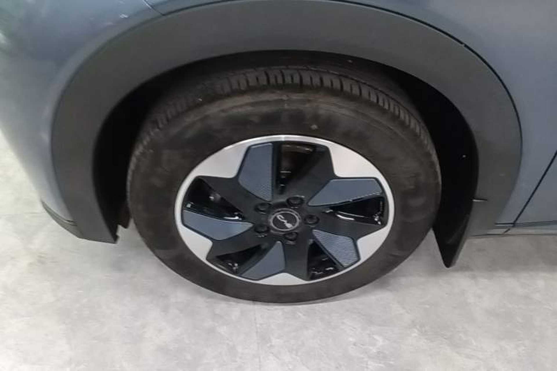 Used BYD Dolphin 2025 420km Free Edition Left Front Wheel Hub