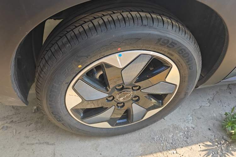 Used BYD Dolphin 2025 420km Free Edition Right Rear Wheel Hub