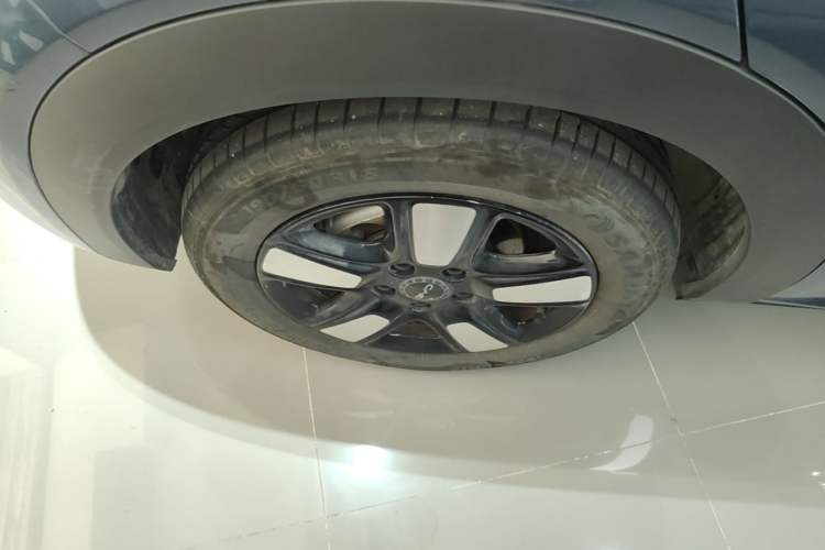 Used BYD Dolphin 2025 Intelligent Driving Version 410 km Fashion Edition Right Rear Wheel Hub