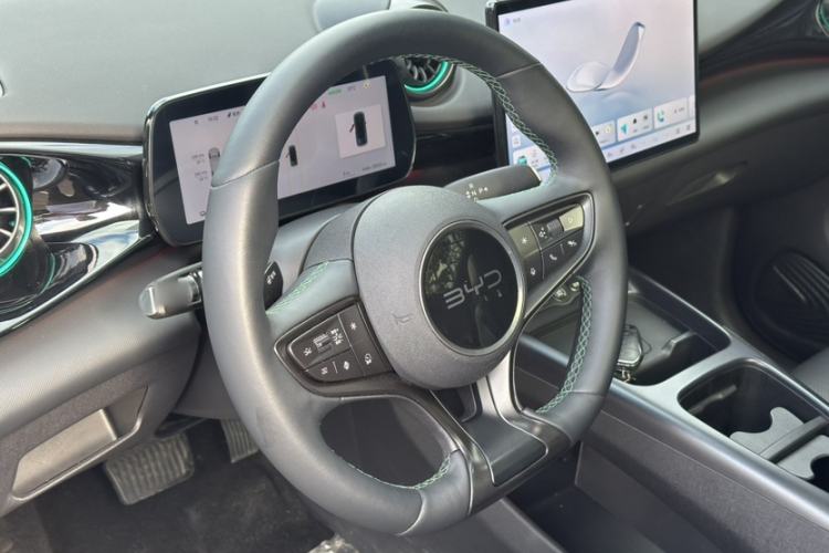 Used BYD Dolphin 2025 Intelligent Driving Version 520km Range Knight Edition Steering Wheel