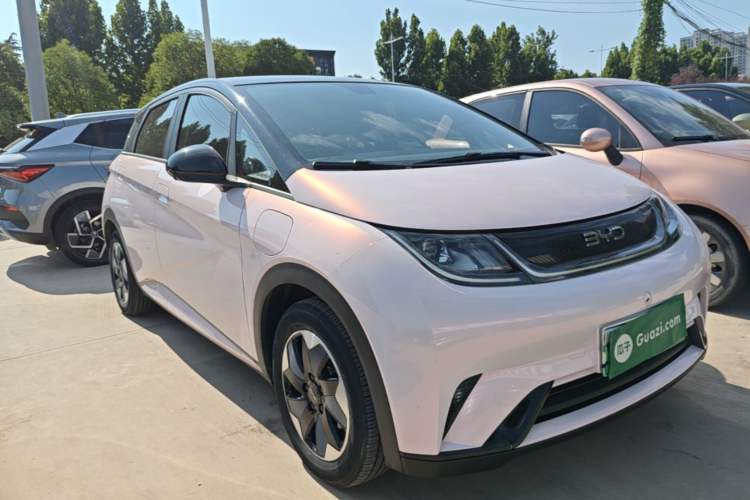 Used BYD Dolphin 2025 420km Fashion Edition Front Right 45 Deg