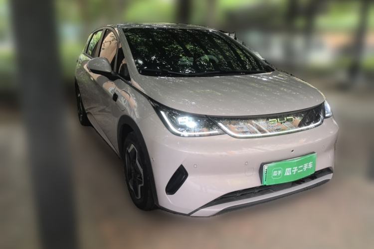 Used BYD Dolphin 2025 Smart Drive Version 420 km Freedom Edition Front Right 45 Deg