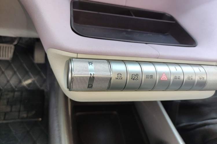 Used BYD Dolphin 2025 520km Range Knight Edition Gear Lever