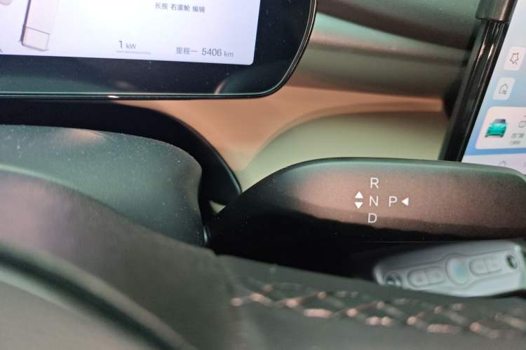 Used BYD Dolphin 2025 Smart Drive Version 420 km Freedom Edition Gear Lever