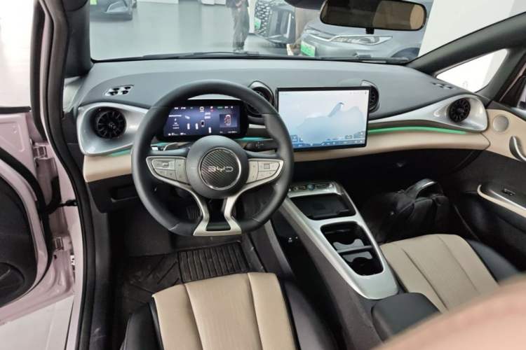 Used BYD Dolphin 2025 Intelligent Driving Version 410 km Fashion Edition Interior 1