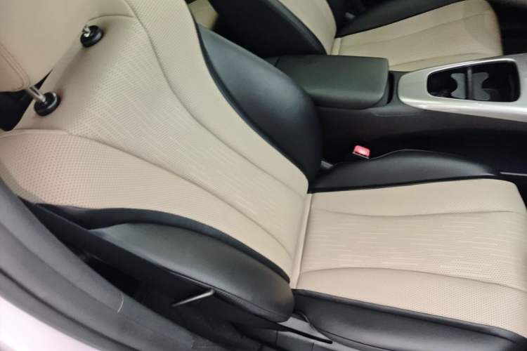 Used BYD Dolphin 2025 Intelligent Driving Version 410 km Fashion Edition Interior 9