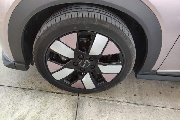 Used BYD Dolphin 2025 520km Range Knight Edition Left Front Wheel Hub