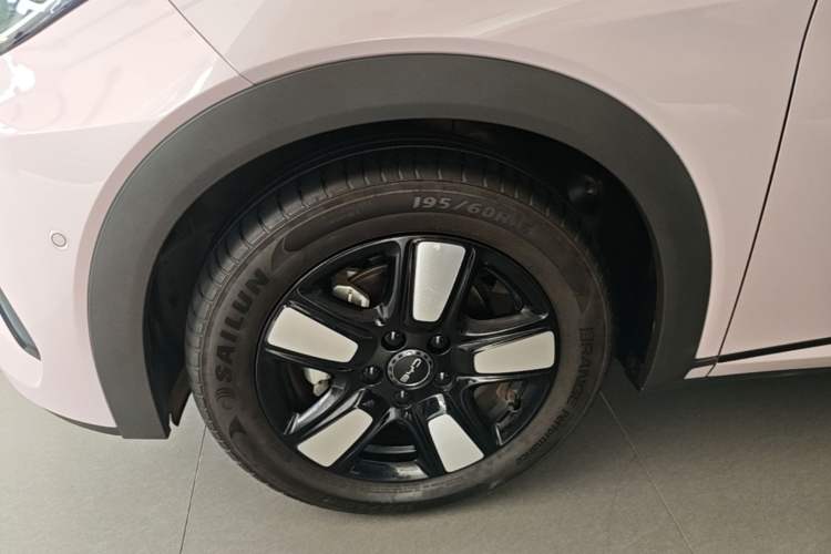 Used BYD Dolphin 2025 Intelligent Driving Version 410 km Fashion Edition Left Front Wheel Hub