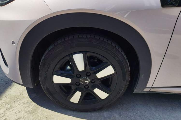 Used BYD Dolphin 2025 Intelligent Driving Version 410 km Fashion Edition Left Front Wheel Hub