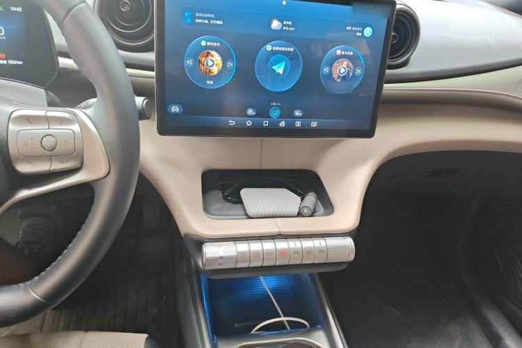 Used BYD Dolphin 2025 420km Free Edition Audio And AC Panel