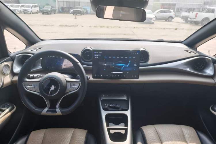 Used BYD Dolphin 2025 Intelligent Driving Version 410 km Fashion Edition Center Console