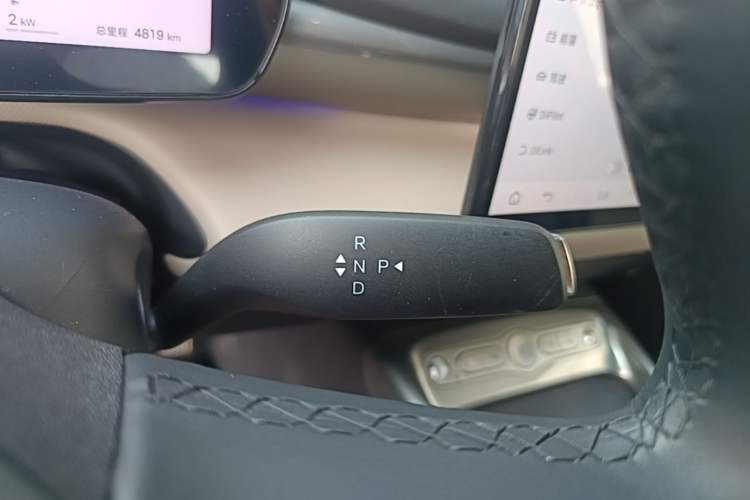 Used BYD Dolphin 2025 Intelligent Driving Version 410 km Fashion Edition Gear Lever