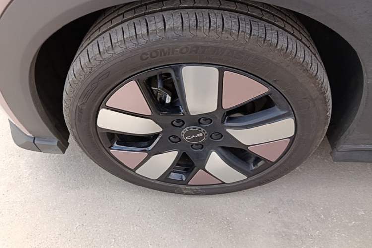 Used BYD Dolphin 2025 520km Range Knight Edition Left Front Wheel Hub