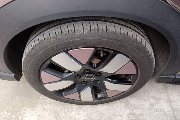 Used BYD Dolphin 2025 520km Range Knight Edition Right Rear Wheel Hub