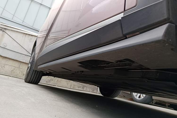 Used BYD Dolphin 2025 520km Range Knight Edition Right Side Sill