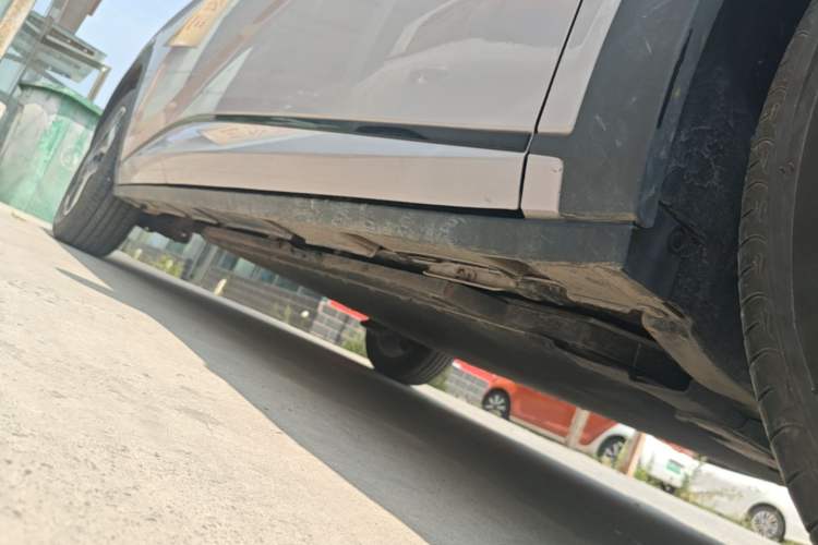 Used BYD Dolphin 2025 Smart Drive Version 420 km Freedom Edition Right Side Sill