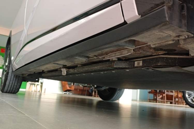Used BYD Dolphin 2025 Smart Drive Version 420 km Freedom Edition Right Side Sill