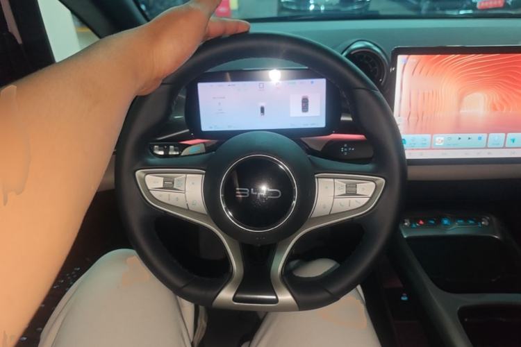 Used BYD Dolphin 2025 Intelligent Driving Version 410 km Fashion Edition Steering Wheel