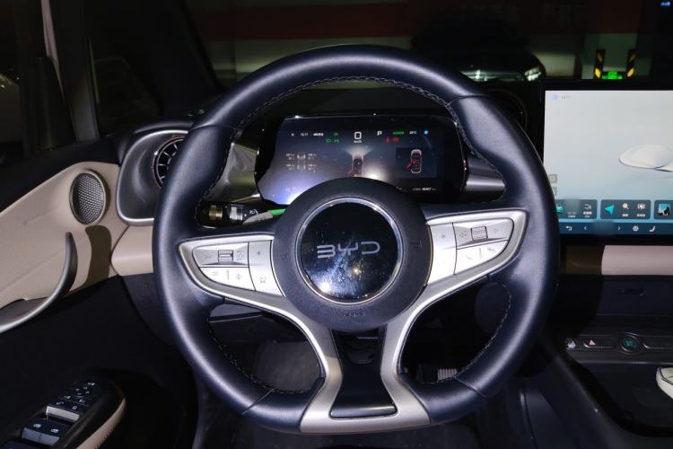 Used BYD Dolphin 2025 Intelligent Driving Version 410 km Fashion Edition Steering Wheel